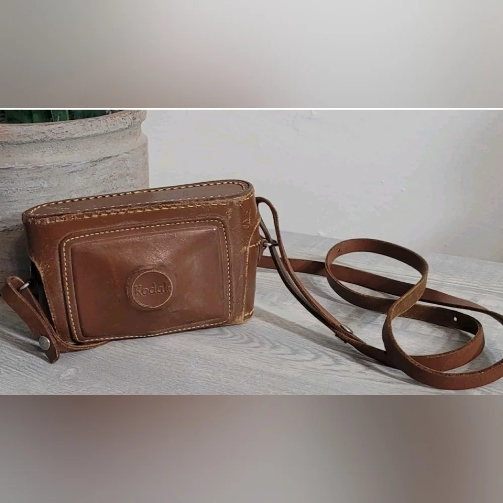 Kodak Flash Bantam Vintage Camera w/Leather Field Case Untested